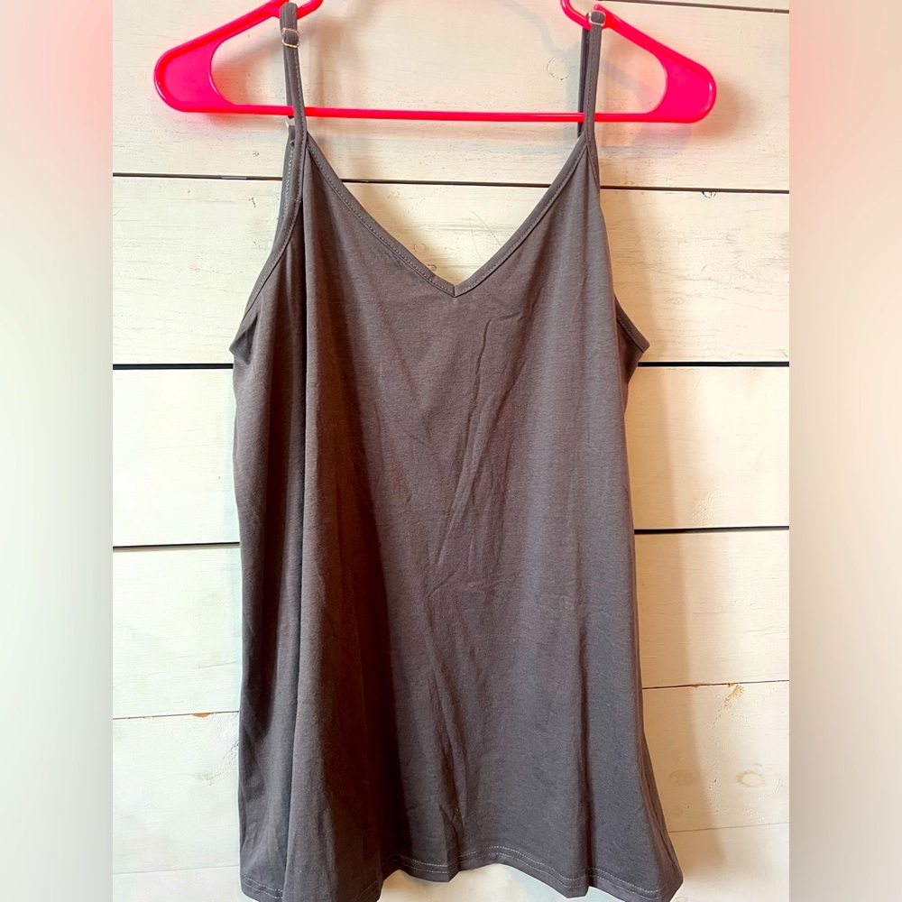 NWT Women’s loose tank top